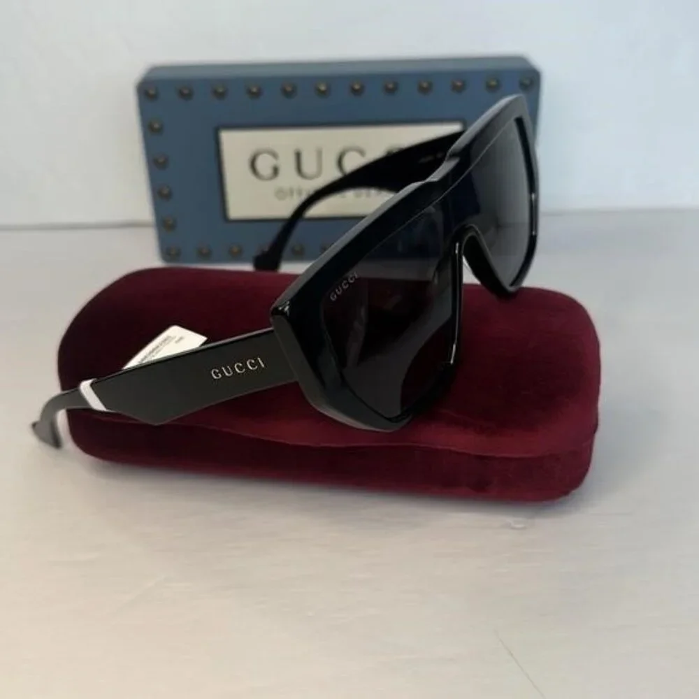 New Authentic- GUCCI Grey Shield Unisex Sunglasses\nGG0997S 002